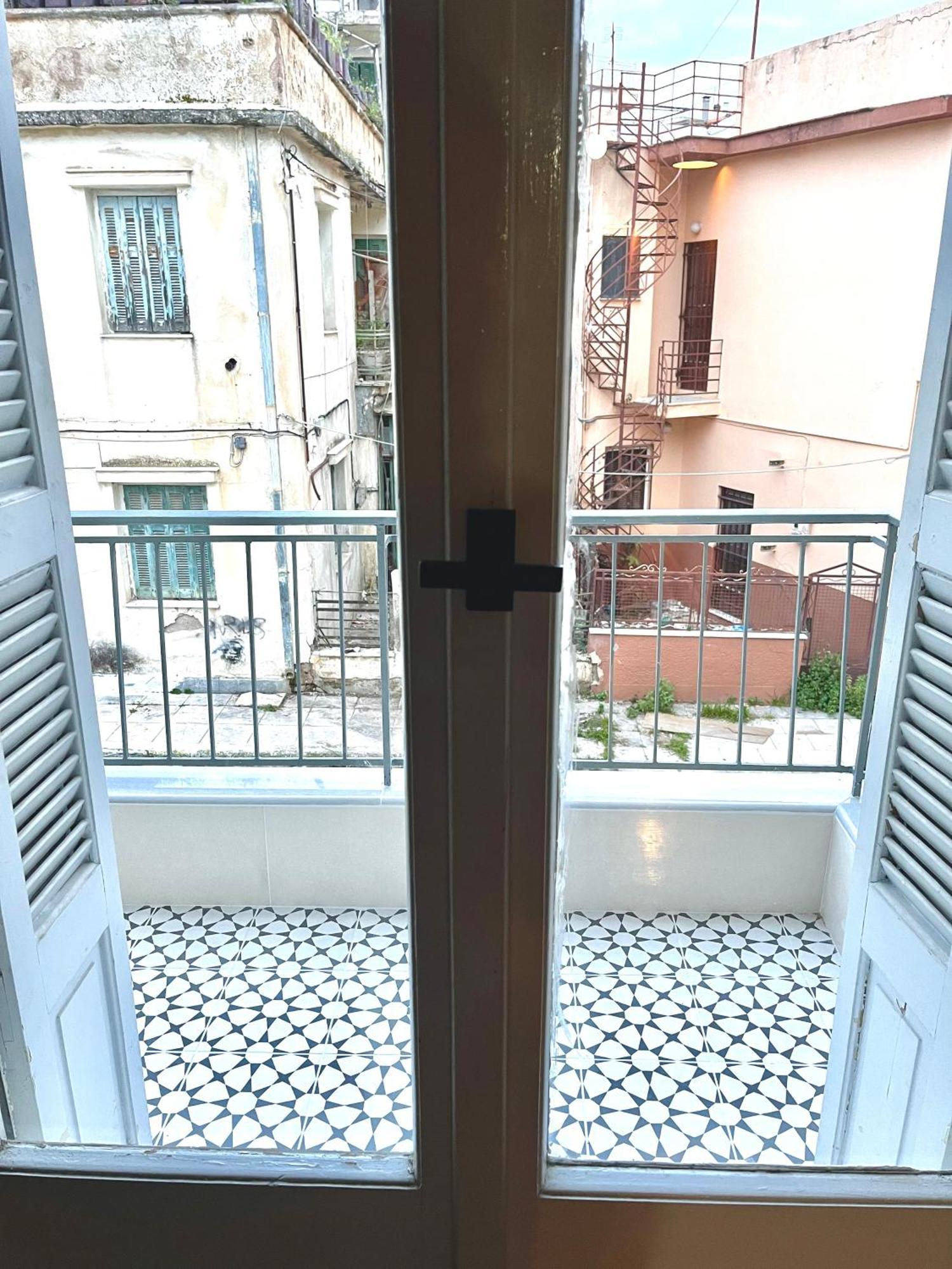 Retro Apartment Patras Exterior photo